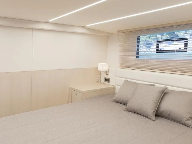 MED YACHT  Med Yacht 52 jednotlivci a charterové společnosti v Cogolin
