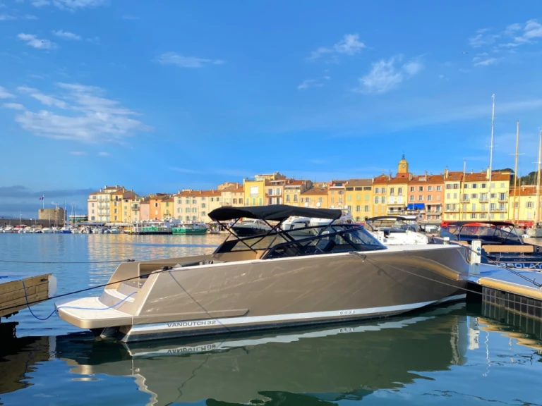 Pronajmout si VanDutch VANDUTCH 32 v Saint-Tropez