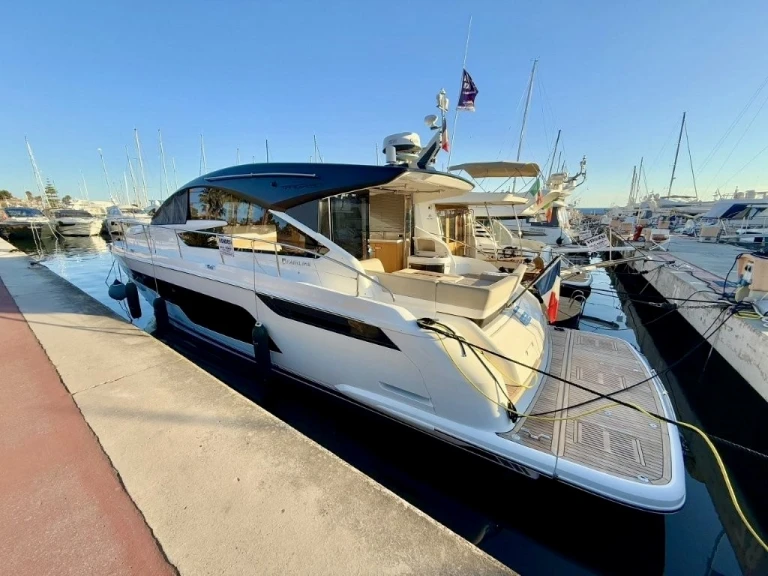 Pronajmout Jachta se skipperem či ne Fairline v Port Grimaud