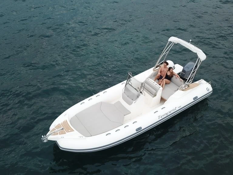 Pronájem lodi Marine de Sant'Ambrogio lákavé ceny Tempest 700 Sun