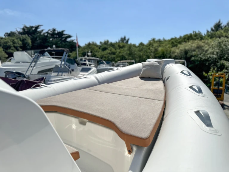 Pronajmout si Zodiac Medline 7.5 v La Flotte