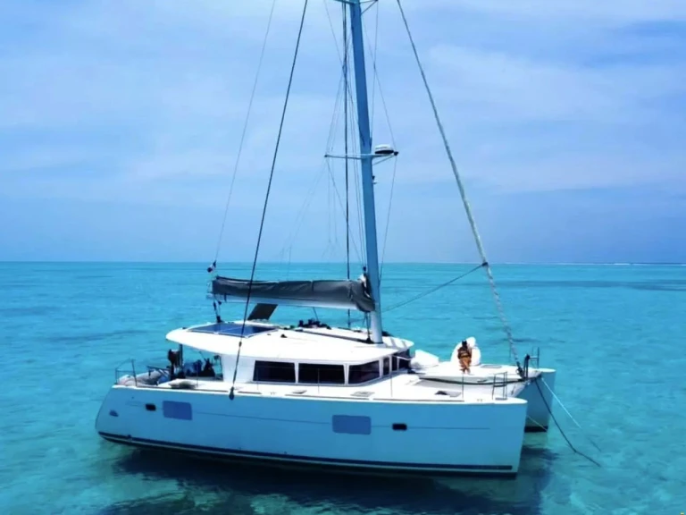 Lagoon Lagoon 400 jednotlivci a charterové společnosti v Ibiza Town