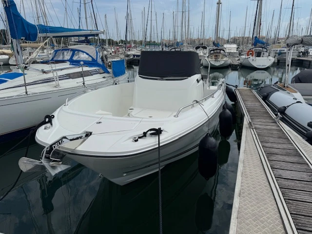 Pronájem Motorová loď v La Rochelle -Jeanneau Cap Camarat 7.5 CC