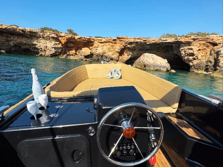 Pronajmout si Silent Yachts 525 v Sant Antoni de Portmany
