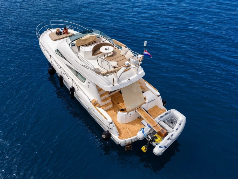 Pronajmout si Jeanneau Prestige 46 v Hvar 