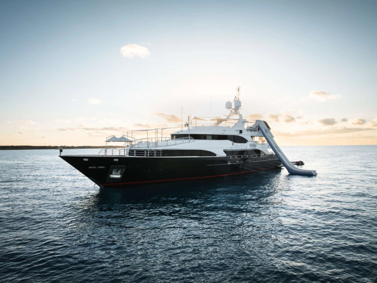 Pronajmout si Benetti ARTHUR'S WAY  v Nassau