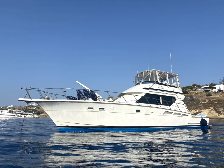  Hatteras 50 Convertible jednotlivci a charterové společnosti v Monastiri Bay