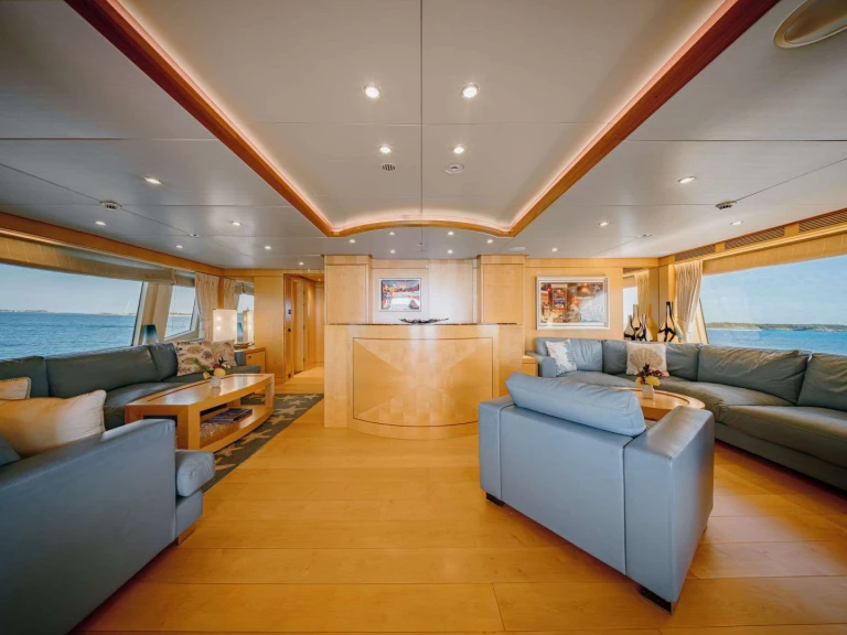 Benetti ARTHUR'S WAY  jednotlivci a charterové společnosti v Nassau