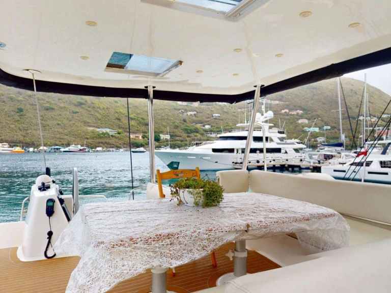 Bali My Marina jednotlivci a charterové společnosti v Svatý Vincent a Grenadiny