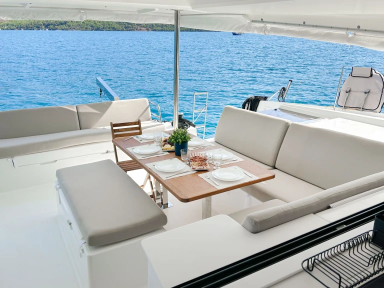 Pronájem Katamarán Fountaine Pajot s licencí