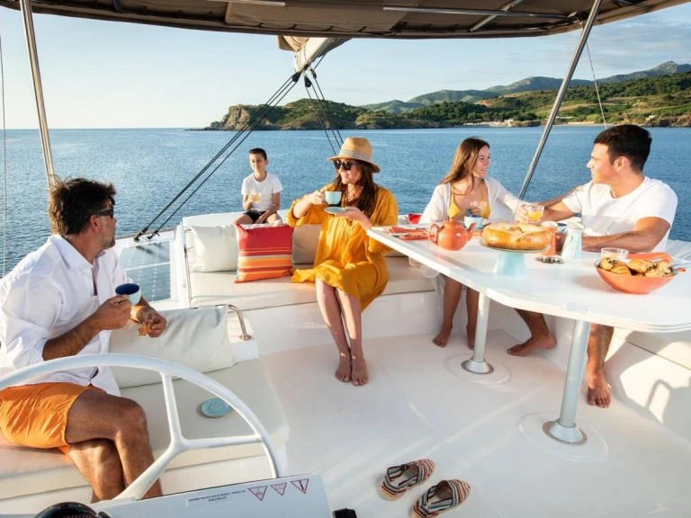 Pronajmout Katamarán se skipperem či ne Bali v Marmaris