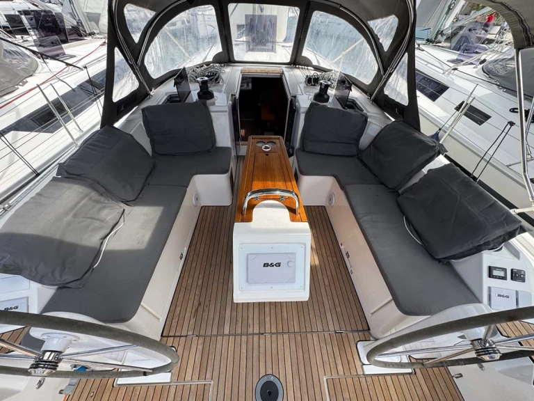 Pronájem lodi Trogir lákavé ceny Bavaria C42