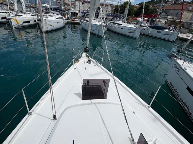 Pronájem lodi Bavaria Bavaria C42 v Trogir na Samboatu