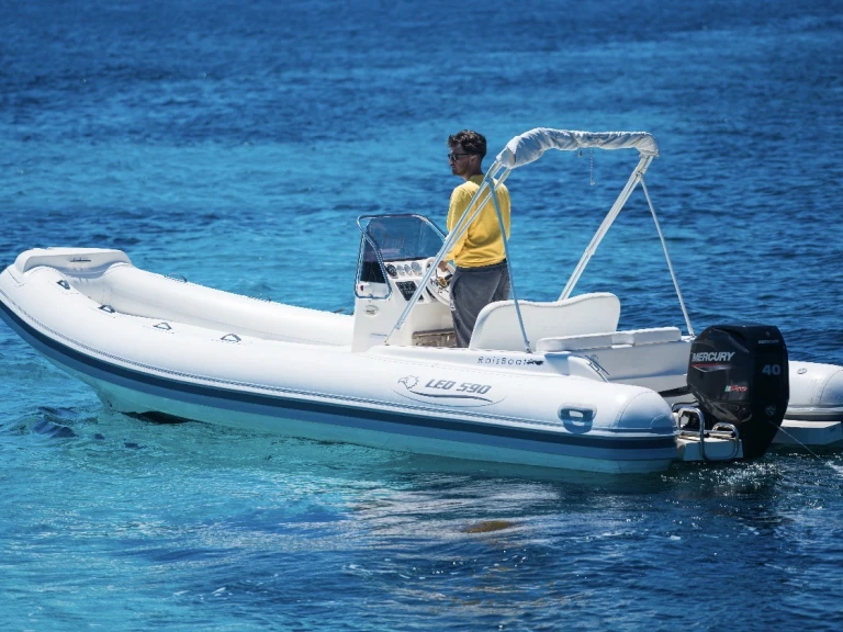 Nautica Led Nautica Led 590 jednotlivci a charterové společnosti v Favignana