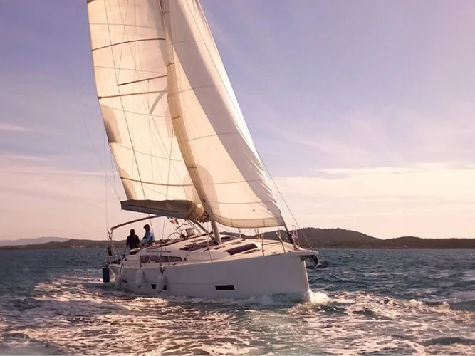 Pronájem lodi Dufour Dufour 430 v Hyeres na Samboatu