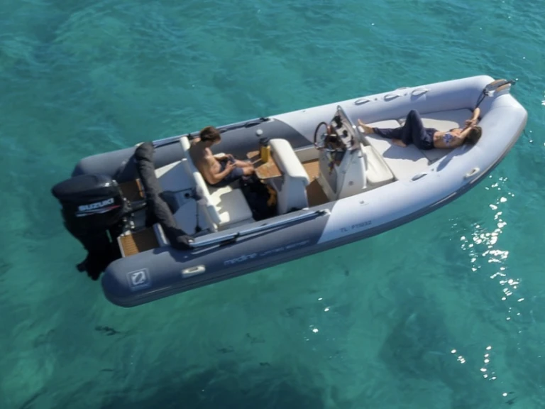 Zodiac Medline 580 Limited Edition jednotlivci a charterové společnosti v Hyeres