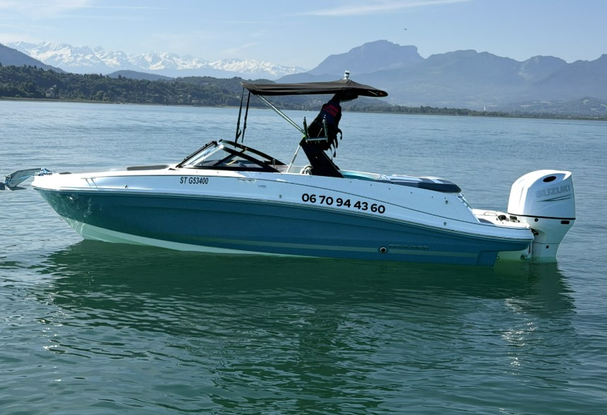 Bayliner VR5 jednotlivci a charterové společnosti v Aix-les-Bains
