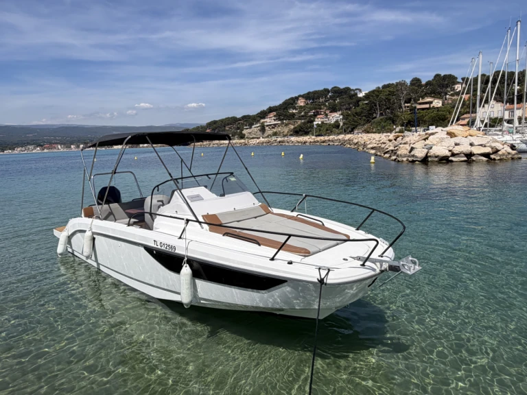 Pronájem lodi La Madrague lákavé ceny Flyer 8 SUNdeck