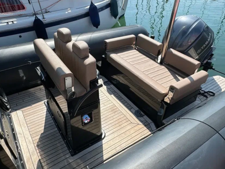 Pronájem Polotuhá loď Sea Water s licencí