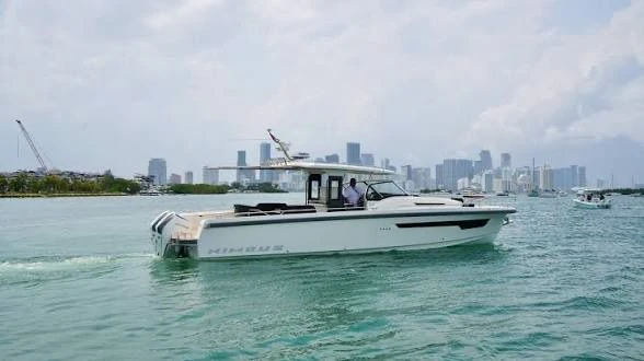Pronájem lodi West Palm Beach lákavé ceny T11