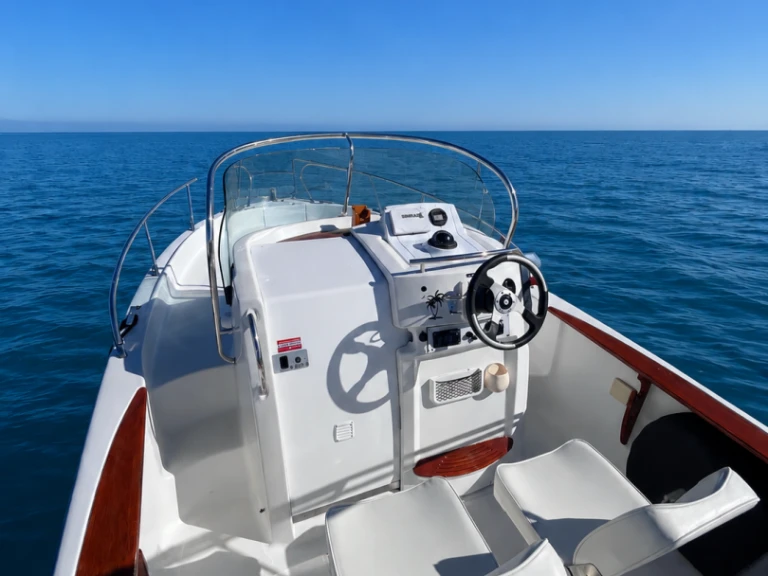 Pronajmout Motorová loď se skipperem či ne Sessa Marine v Le Barcarès