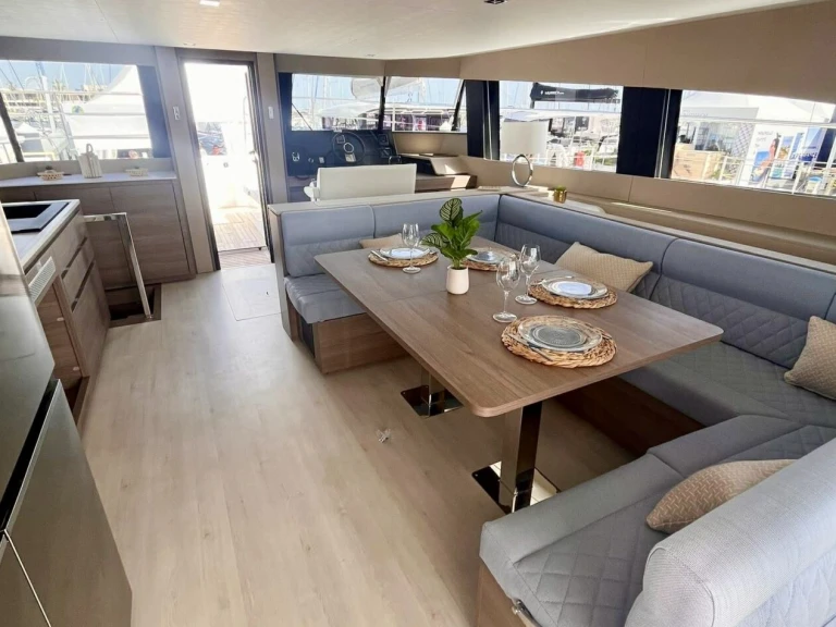 Pronájem Motorová loď Aventura s licencí