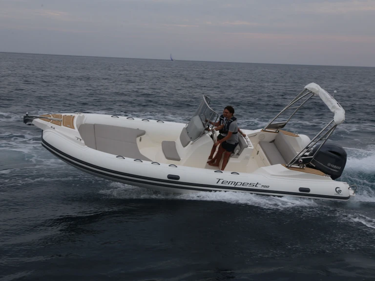 Pronájem lodi Capelli Tempest 700 Open v Le Lavandou na Samboatu