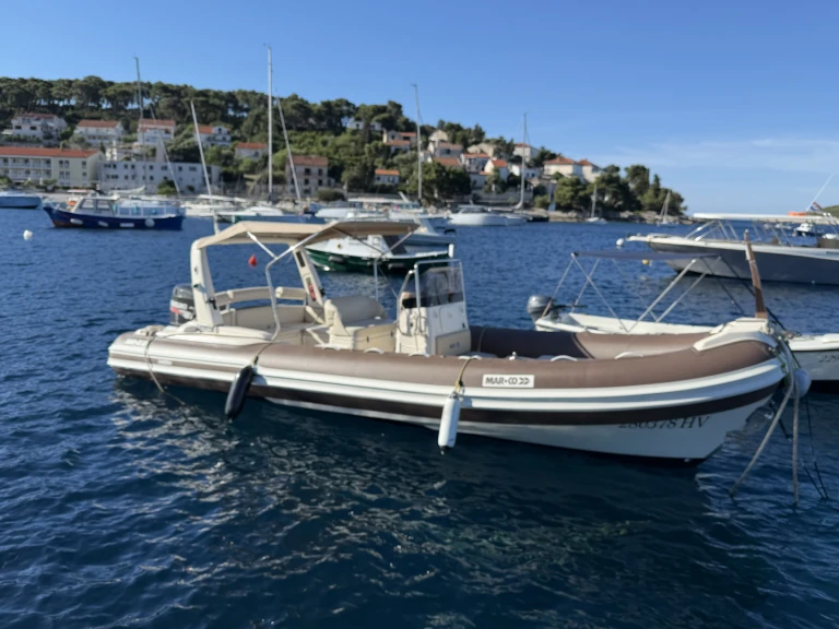 Pronájem Polotuhá loď v Hvar  -Marco Twentythree power 