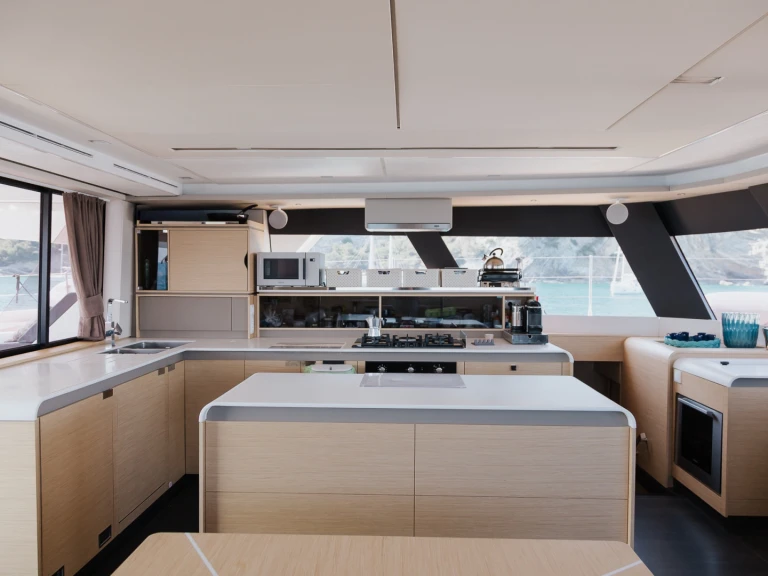 Pronájem Katamarán Fountaine Pajot s licencí
