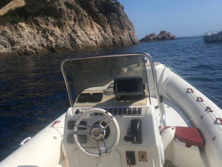 Pronajmout si Nuova Jolly Prince 23 v Andernos-les-Bains
