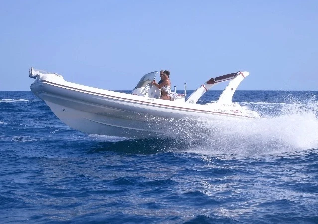 Pronájem lodi Nuova Jolly Prince 23 v Andernos-les-Bains na Samboatu