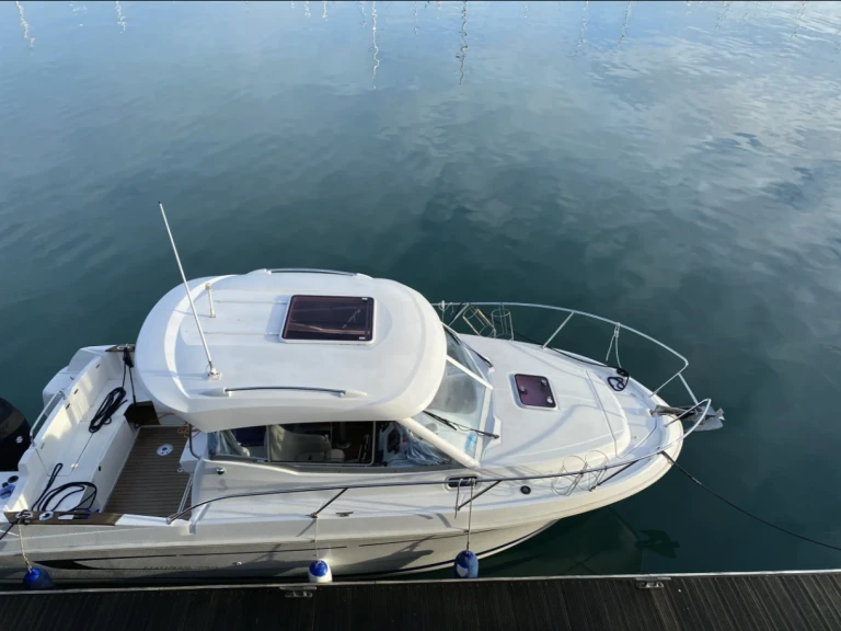 Pronajmout si Bénéteau Antares 750 HB v Dún Laoghaire-Rathdown