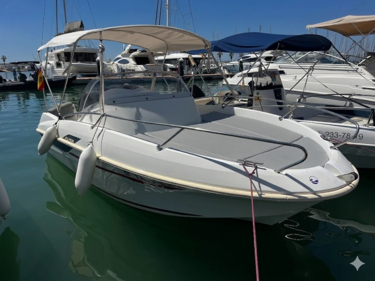Zodiac Medline 2  jednotlivci a charterové společnosti v Sitges