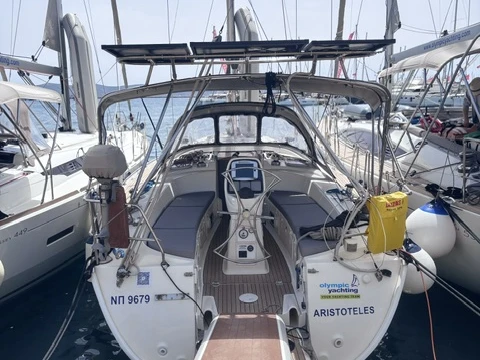 Pronajmout si Bavaria Bavaria 38 Cruiser v Lavrio
