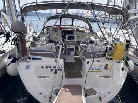 Pronajmout Plachetnice se skipperem či ne Bavaria v Lavrio