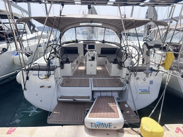 Pronajmout si Jeanneau Sun Odyssey 490 v Lavrio