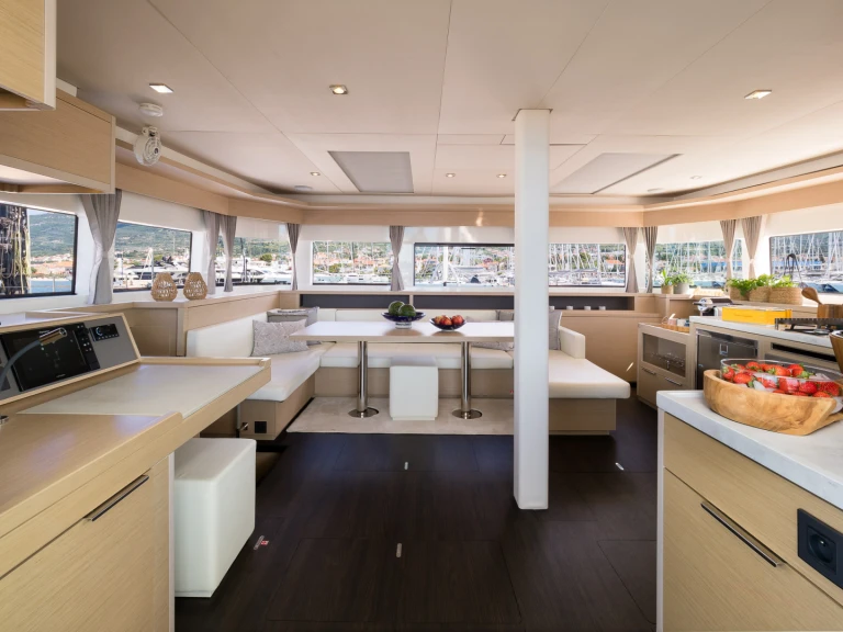 Pronájem lodi Lagoon Lagoon 55 v Kaštel Gomilica na Samboatu