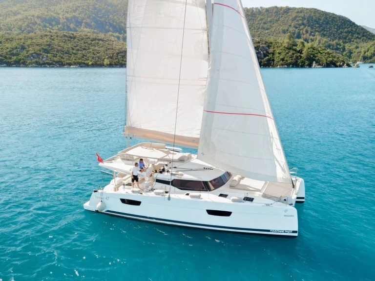 Pronájem Katamarán Fountaine Pajot s licencí