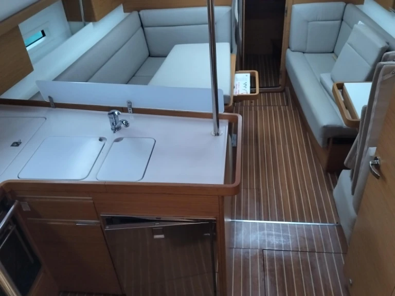 Pronájem jachty v Izola -Elan Impression 40 na Samboatu