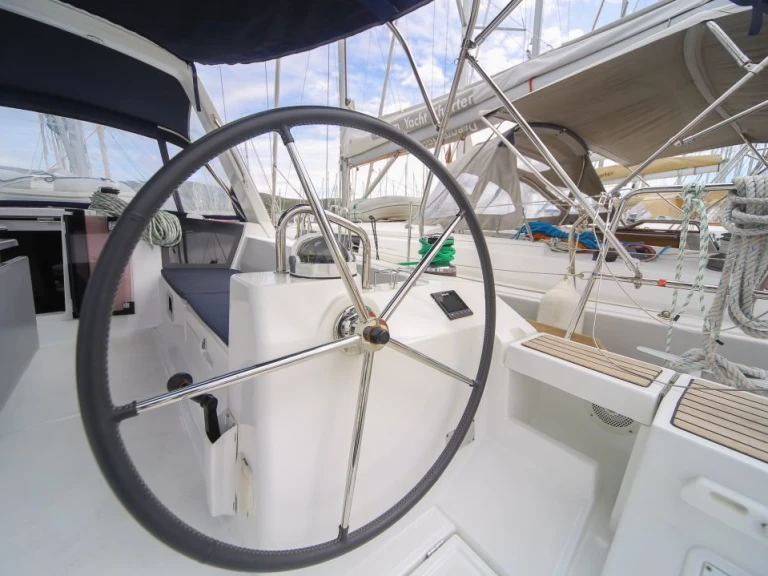 Bénéteau Oceanis 45 jednotlivci a charterové společnosti v Bas du Fort