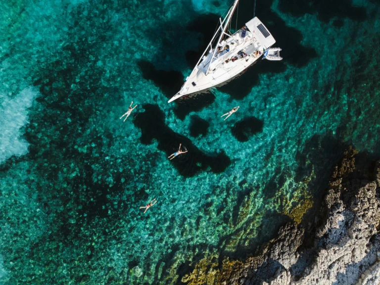 Pronájem lodi Hvar  lákavé ceny Jod 35
