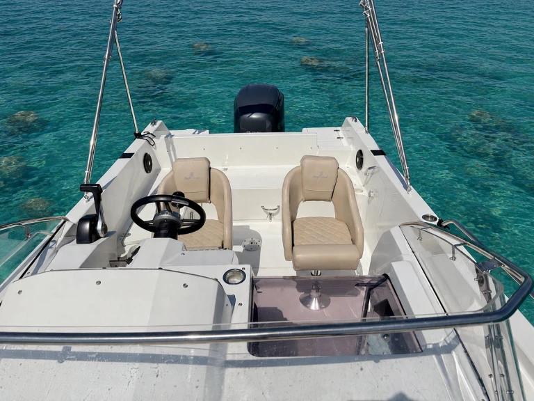 Pronajmout si Pacific Craft Pacific Craft 730 SC v Mandelieu-la-Napoule