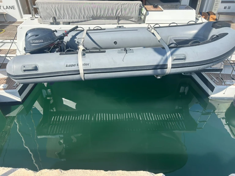 Fountaine Pajot Aura 51 jednotlivci a charterové společnosti v Alimos
