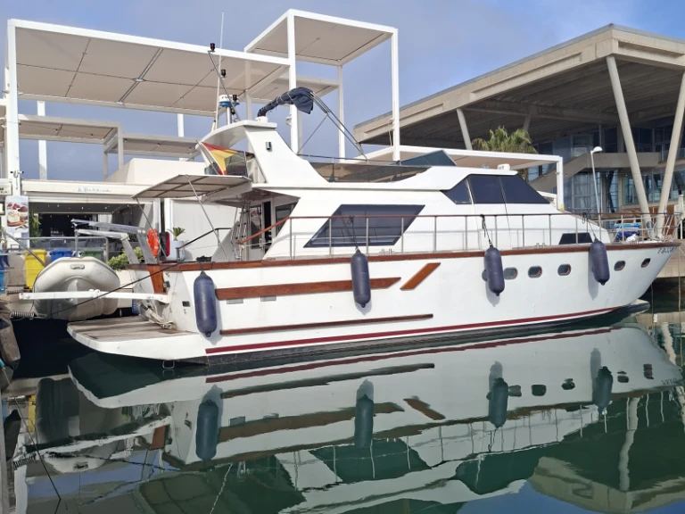 Pronájem lodi Denia lákavé ceny Custom