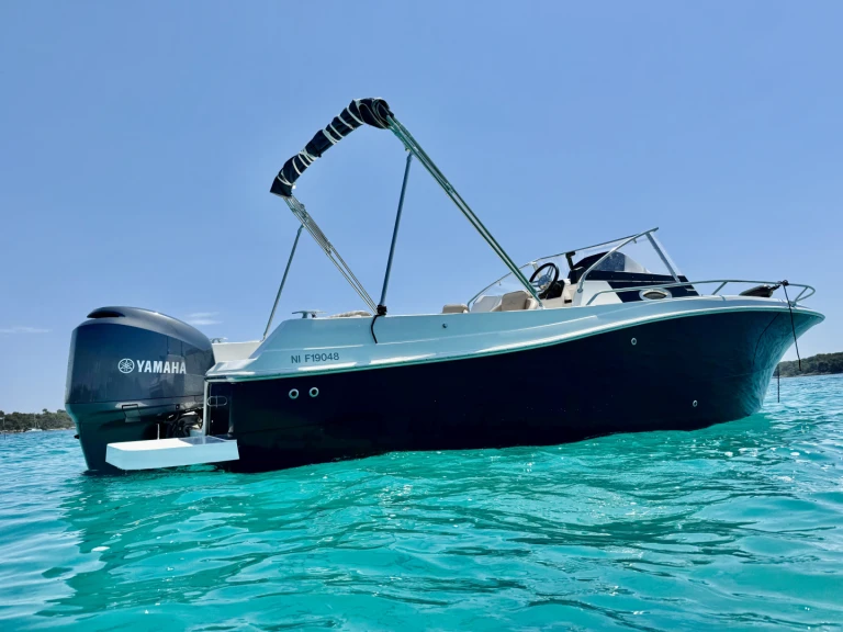 Pronajmout si Pacific Craft Pacific Craft 730 SC v Mandelieu-la-Napoule