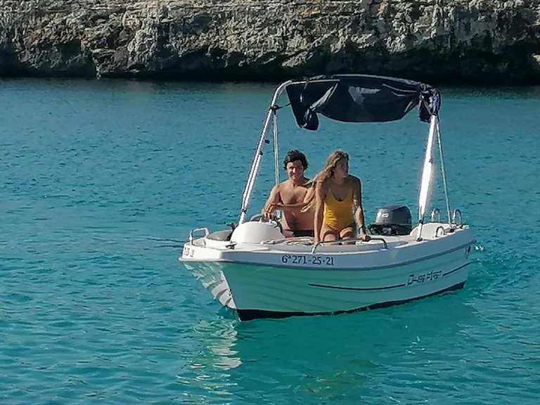 Pronájem jachty v Ciutadella de Menorca -Dipol D-400 F1RST na Samboatu