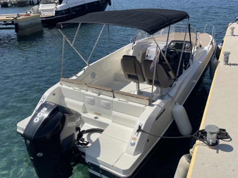 Pronájem Motorová loď v Rab -Quicksilver Activ 675 Sundeck
