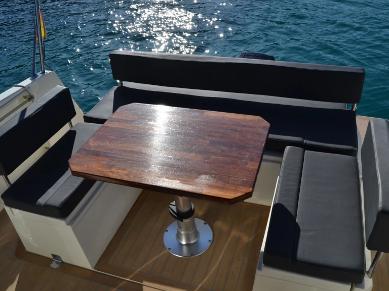 Pronájem lodi Cala d'Or lákavé ceny M9 CABIN