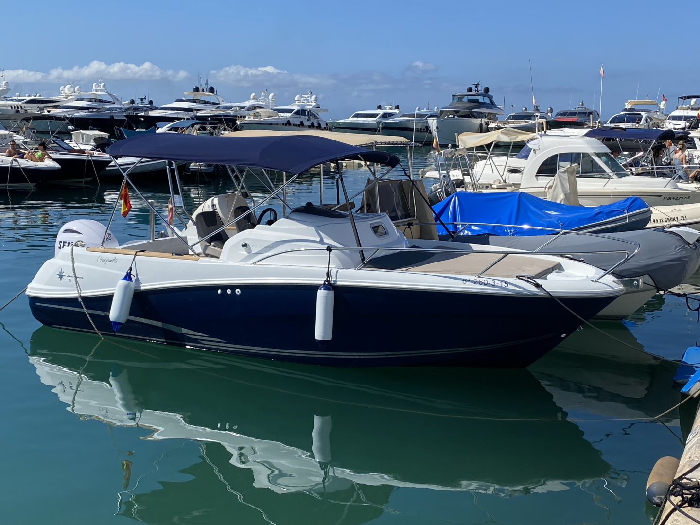 Pronajmout si Jeanneau Cap Camarat 6.5 WA v Ibiza Town