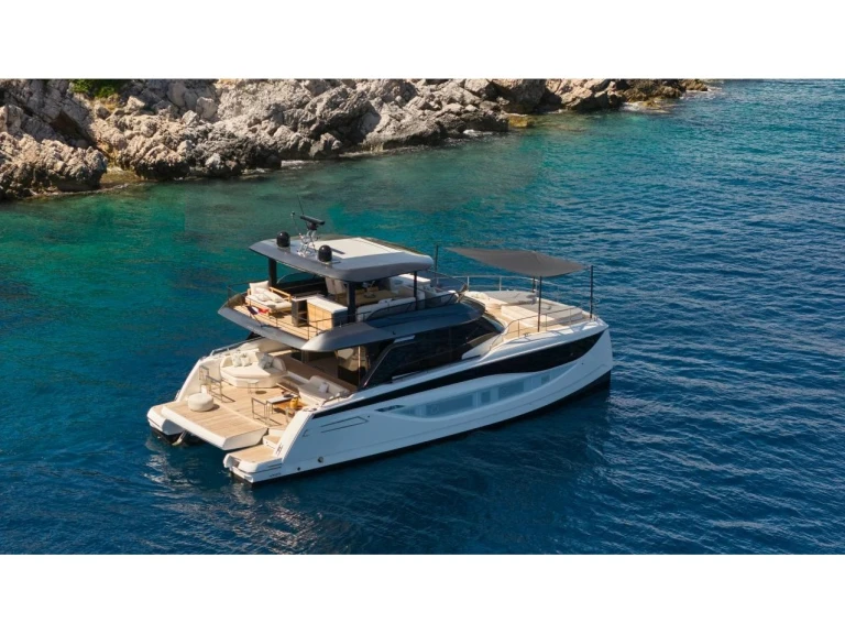 Pronájem lodi Bacoli lákavé ceny Prestige M7